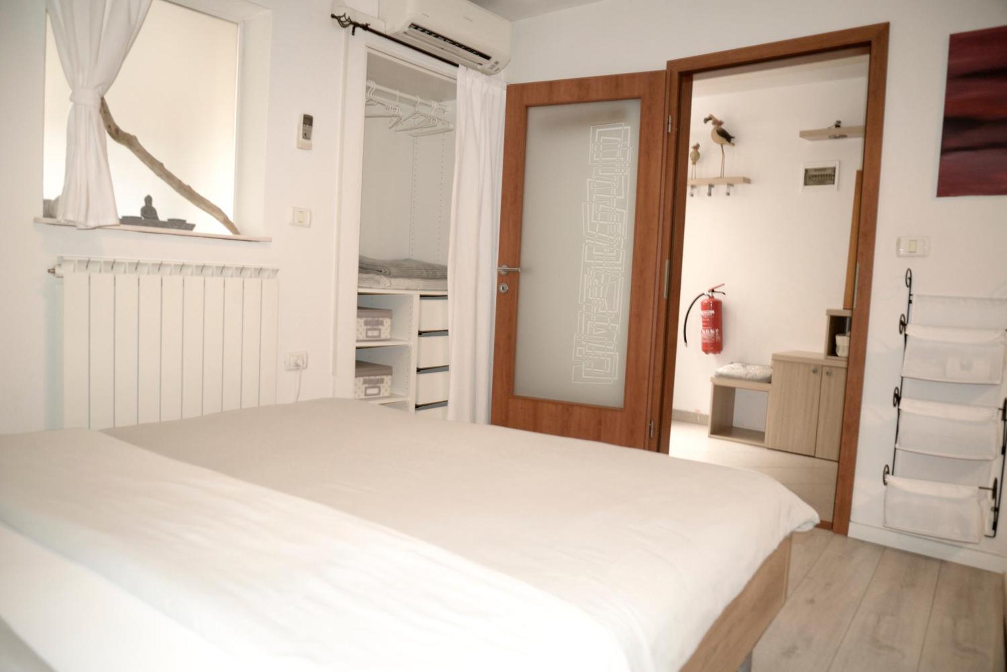 Medizen Apartment Изола Экстерьер фото